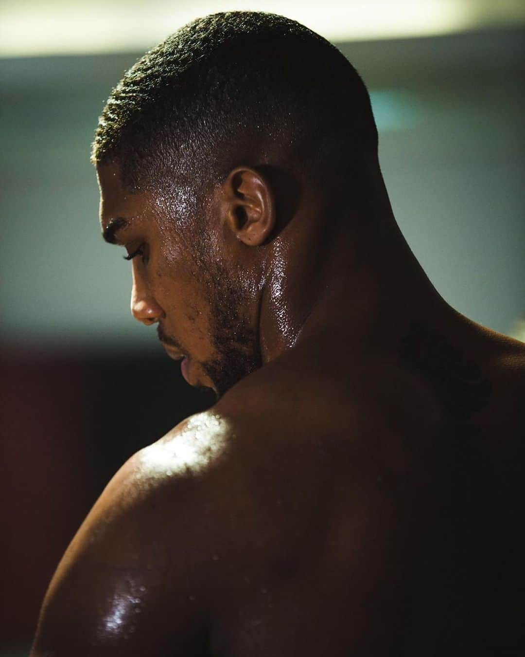 アンソニー・ジョシュアさんのインスタグラム写真 - (アンソニー・ジョシュアInstagram)「Remain focused 👤」12月21日 4時25分 - anthonyjoshua