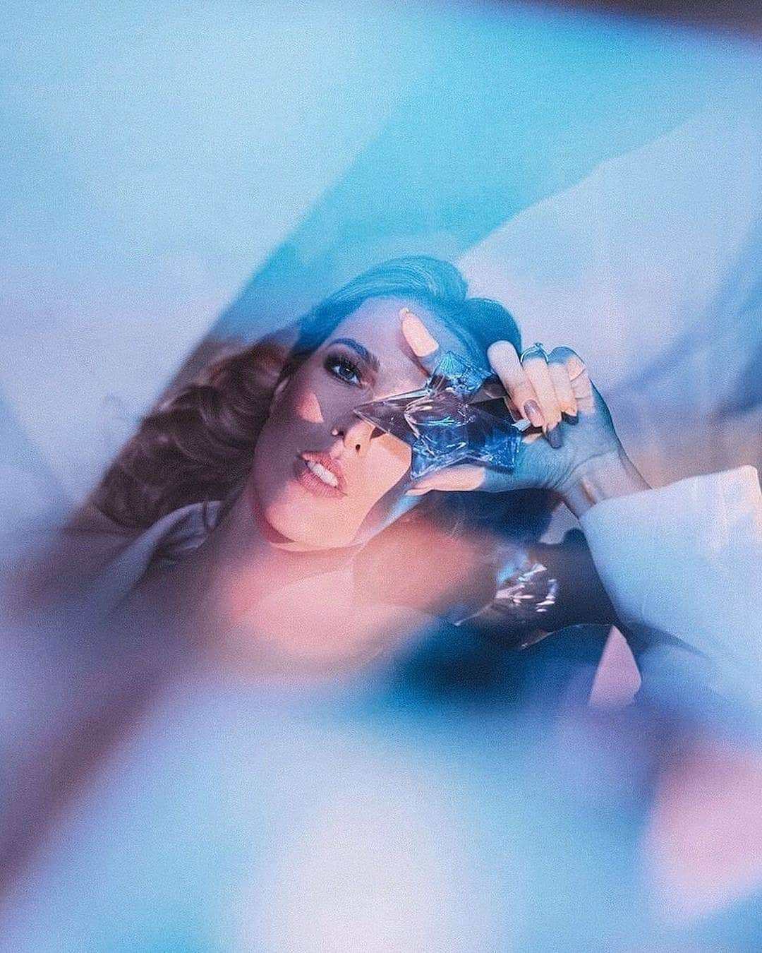 ミュグレーのインスタグラム：「Look higher, dream bigger. Get ready to live a life wilder than dreams @meryldenis #MuglerAngel #WilderThanDreams」