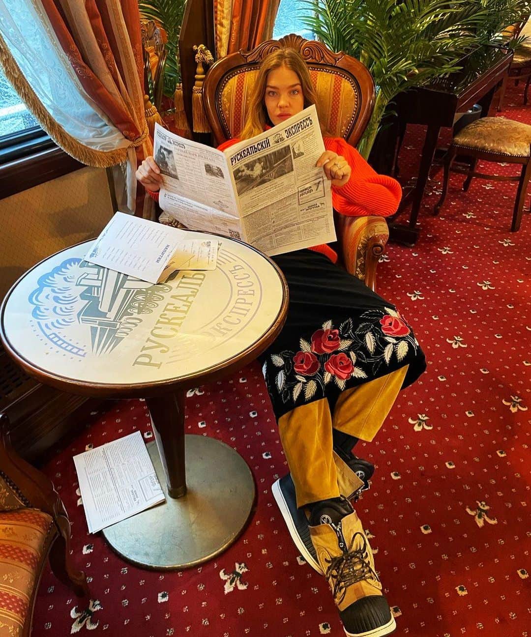 ナタリア・ヴォディアノヴァのインスタグラム：「Not my average Sunday 🚂❤️🚂 любовь - это поезд Сортавала-Рускеала и назад ❤️🥰🥰❤️」