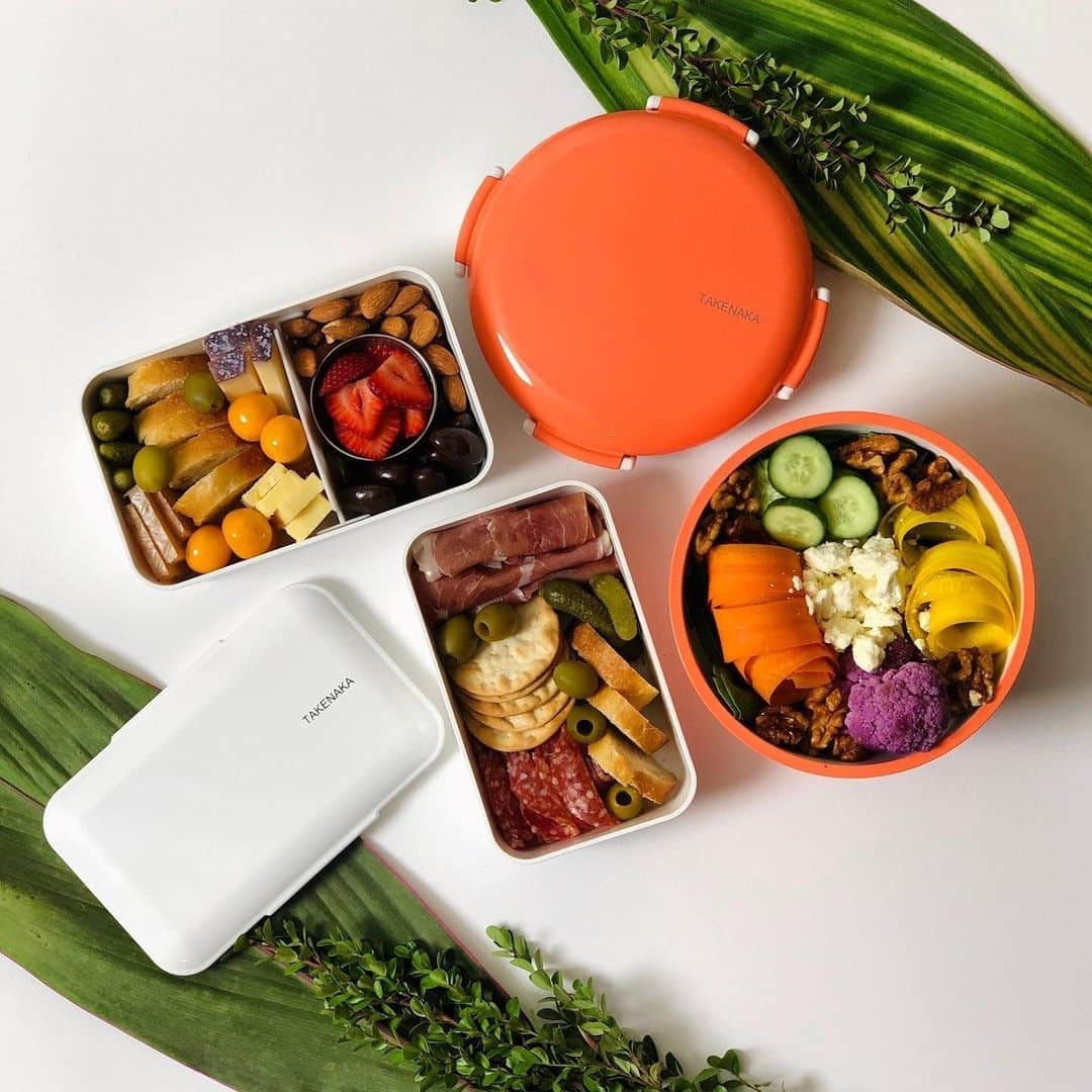 TAKENAKA BENTO BOXさんのインスタグラム写真 - (TAKENAKA BENTO BOXInstagram)「#ShowUsYourBentoBox !🧡⁠ ⁠ You don’t need to wait for a party to enjoy a spread!⁠ This Charcuterie-style Bento Box by @cinnamons_table is a perfect choice for a weekend picnic or even an easy weekday lunch😋⁠ .⁠ Share your Bento Box with #ShowUsYourBentoBox in your feed and show us what you fill in your TAKENAKA!⁠ Let's inspire each other👩‍🍳⁠ .⁠ ⁣-----⁠ "The Expanded Double Bento Box was perfect for my vision of creating a charcuterie “board”, if you will. It easily holds enough for two people and would be great for a picnic date! The options are endless, truly! ⁣⁠ ⁣⁠ You all know I’m on a major summer salad kick, so naturally I filled the Bento Bowl with a lush and healthy salad. The size of the bowl is great and I will honestly get so much use out of it! ⁣⁠ ⁣⁠ The bento boxes are top notch quality and I absolutely love their color selection! Not to mention, I like that using them reduces waste! 🙌🏻 ⁣"⁠ ⁣」12月20日 23時10分 - takenakabento