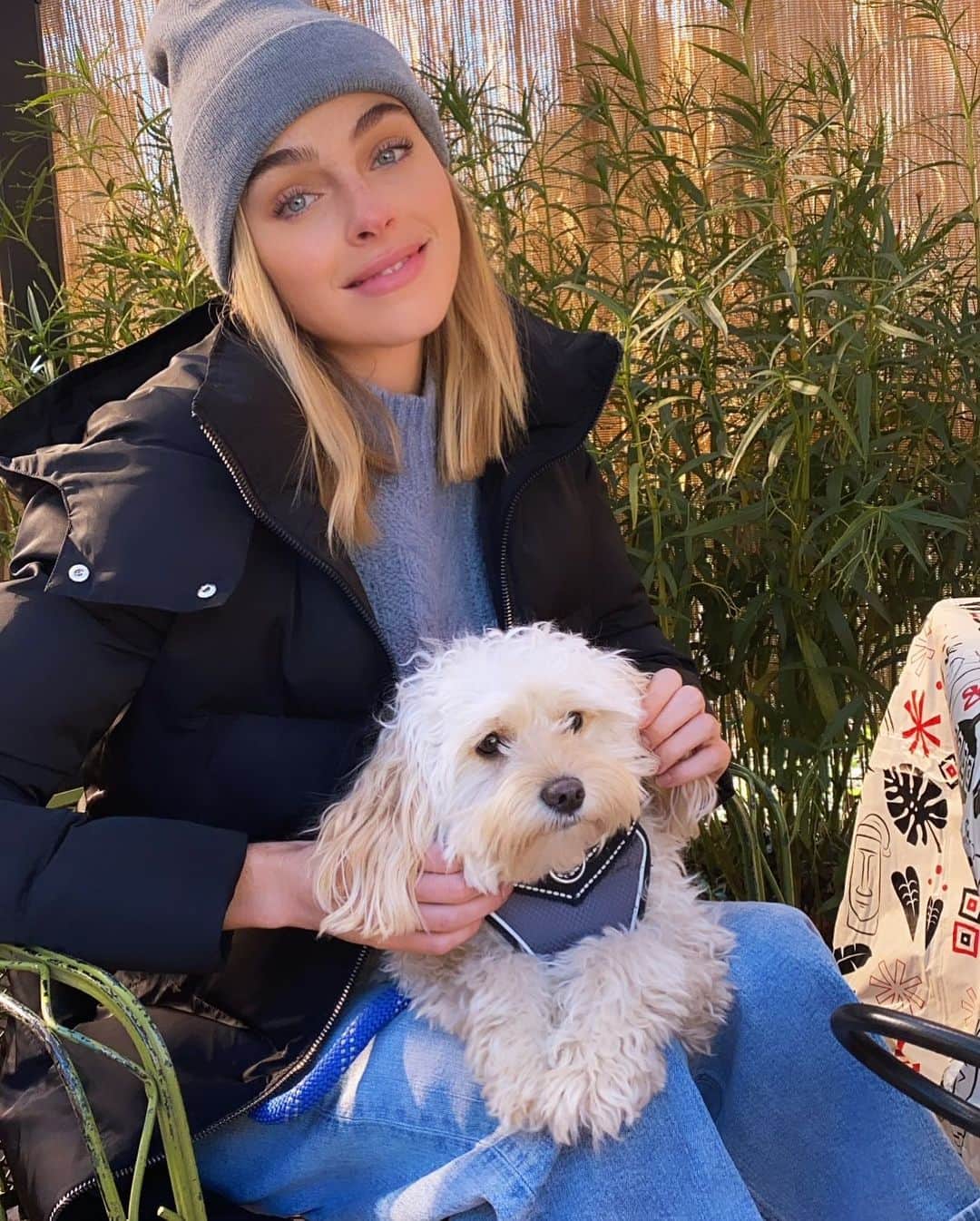 Elizabeth Turnerのインスタグラム：「lovin on my nephew 🥰🐶💕 #rescuedogsofinstagram #ziggy #zoescousin」