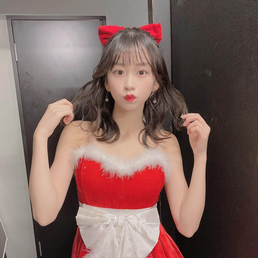 金子みゆさんのインスタグラム写真 - (金子みゆInstagram)「❤️🎅🏻﻿ ﻿ ﻿ 早めのメリークリスマスだね( ¨̮ )﻿ この季節がいっちばん好き。。」12月20日 23時15分 - kaneko_miyu0813