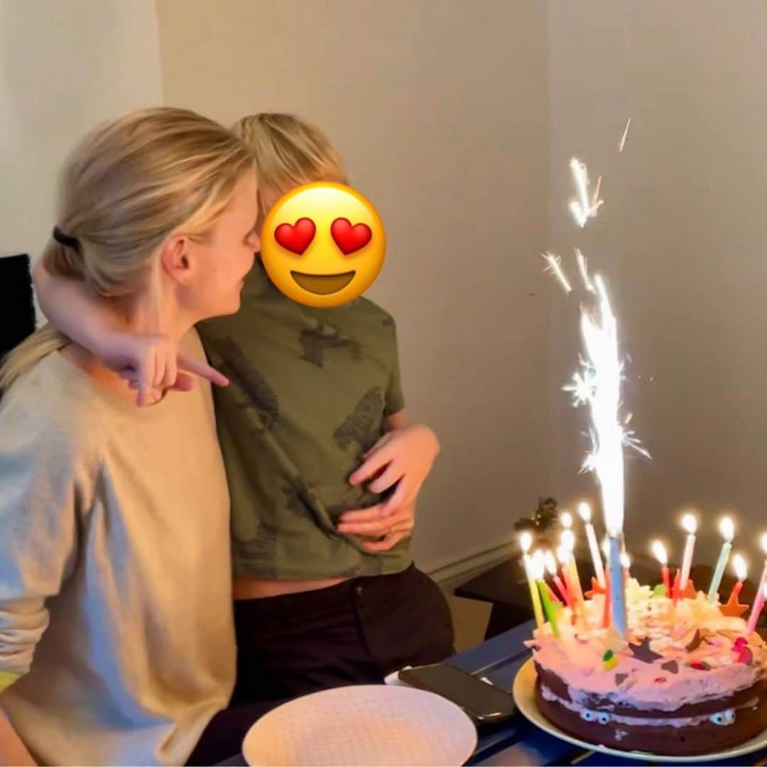 ララ・ストーンのインスタグラム：「My sweet Alf made me this beautiful birthday cake 🤗 👀 Having the best day with just the 3 of us ❤️❤️❤️」