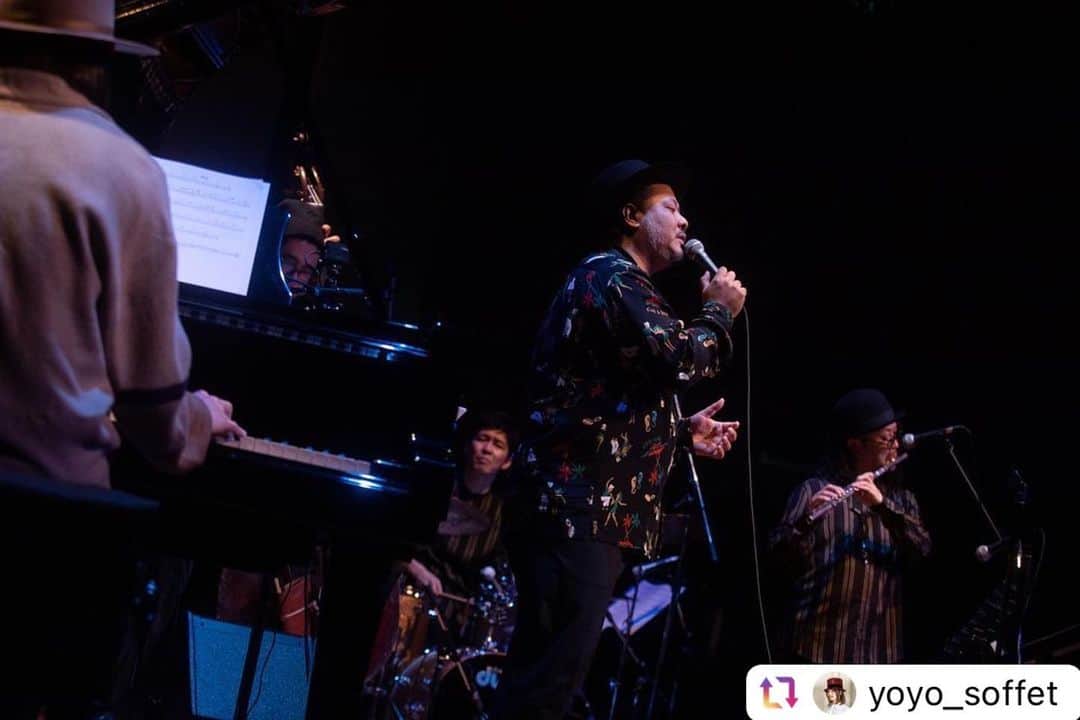 dorlisのインスタグラム：「📸　2020.12.19 YoYo the “Pianoman” Christmas Jazz Night 2020 小金井宮地楽器ホール  毎年恒例のYoYo the “Pianoman” のクリスマスライブ！ サプライズゲストにMONGOL800のキヨサクさん！  #yoyothepianoman #キヨサク #mongol800 #christmaslive #livephotography」