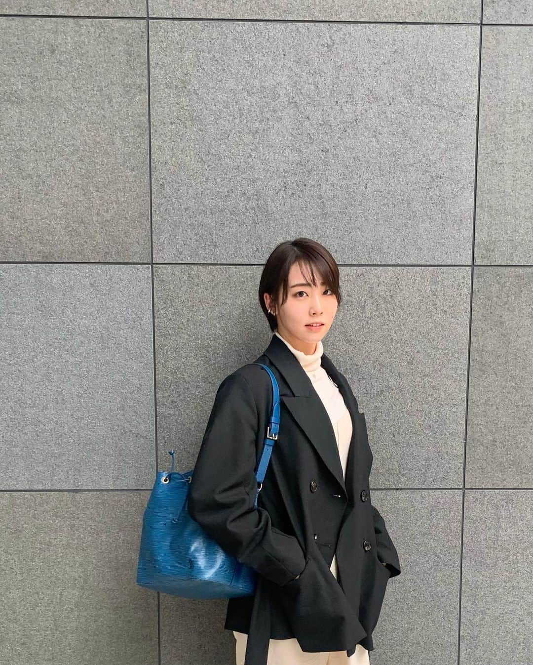 中田陽菜子さんのインスタグラム写真 - (中田陽菜子Instagram)「🐁❄️ jacket: @zara  tops: @uniqlo  all-in-one: @zara  shoes: @rienda_official  bag: @louisvuitton  #ootd #私服 #中田私服」12月20日 23時55分 - nakadahinako__