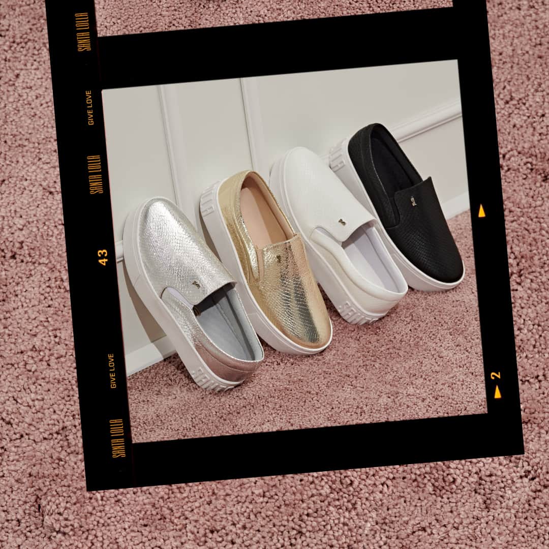 Santa Lollaのインスタグラム：「Para um domingo relax a nossa dica é apostar em um slip on. Com ele você consegue o equilíbrio entre a trend shiny print e o mood comfy, tudo o que queremos para o look do dia. Qual destes combina mais com você? [ R$149,90 cada ] #santalollaverao21 #letsparty #shiny #slipon #bestsellerSL」