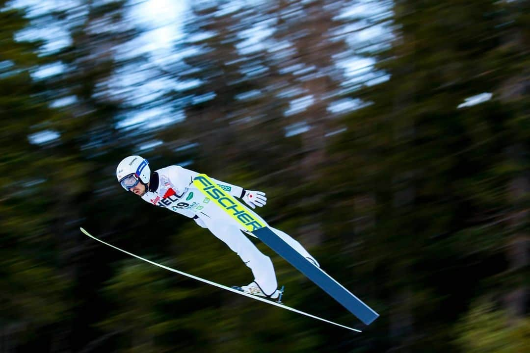 渡部善斗のインスタグラム：「JP☺️, XC🥴  Thank you for safety competition @ramsaudachstein  Merry X'mas & stay healthy👋🎅  #fisnoco #nordiccombined #fischerski #swix #swans #kinetixx #zerofit #hakubavalley    📸@nordicfocus」