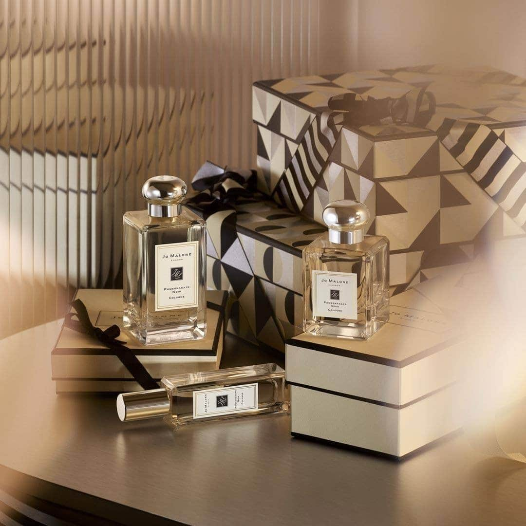 Jo Malone Londonさんのインスタグラム写真 - (Jo Malone LondonInstagram)「Pomegranate Noir is always in season. #SeasonOfScent」12月21日 2時00分 - jomalonelondon