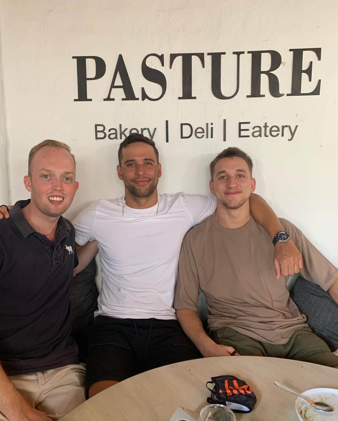 チャド・ルクロさんのインスタグラム写真 - (チャド・ルクロInstagram)「Great to have lunch at @pasture_sa thanks @ryanjpassmore for awesome time❤️」12月21日 2時09分 - chadleclos92