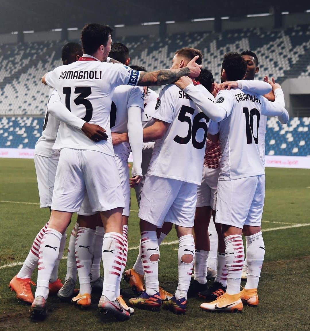 アレッシオ・ロマニョーリのインスタグラム：「+3 punti importanti. Passo dopo passo, avanti così ❤️🖤」