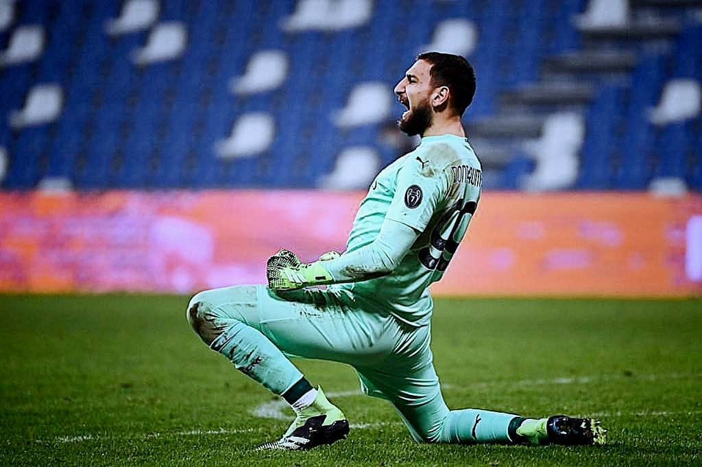 ジャンルイジ・ドンナルンマのインスタグラム：「Bella partita e giusta mentalità! Ci voleva 💪🏻 +3 punti 🧤#SassuoloMilan」