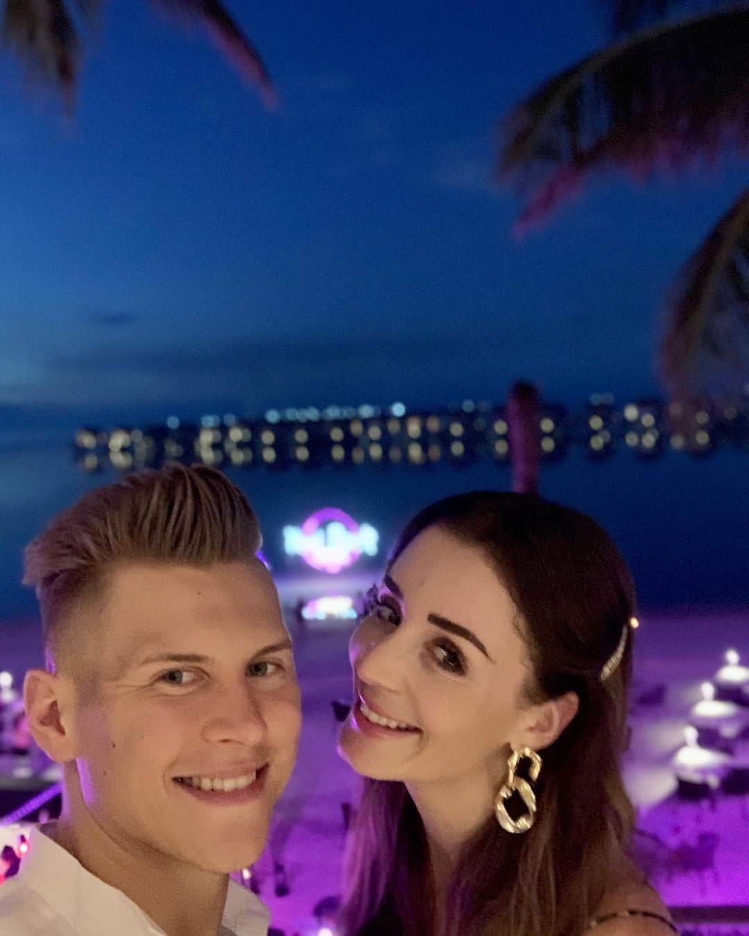 マティアス・オストルツォレクのインスタグラム：「#christmasiscoming #tb #oneyearago #maldives」