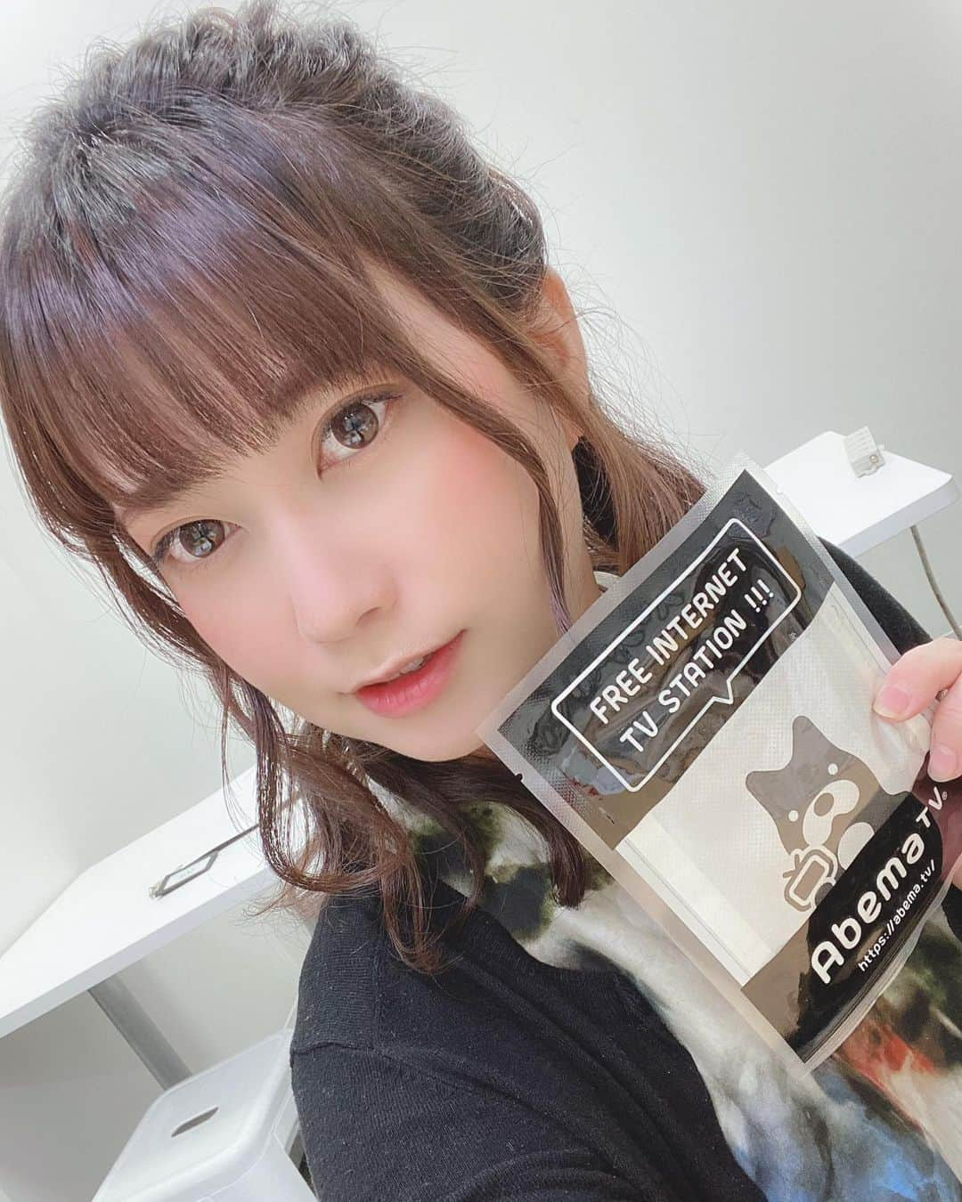 水口美香さんのインスタグラム写真 - (水口美香Instagram)「この前AbemaTVの楽屋に「どうぞお持ち帰りください」ってアベマくんのホッカイロが置いてあった🥰素敵だなぁ。可愛いのでいただいてきました、ABEMAさんありがとうございます！  #abematv #abema #ミッドナイト競輪　#ウィンチケット　#winticket  #競輪 #アベマくん」12月21日 2時26分 - mika.mizuguchi