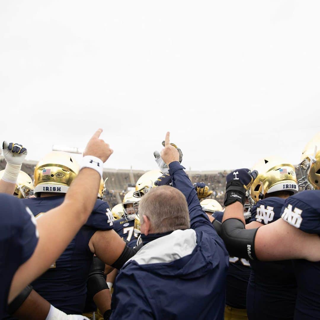 のインスタグラム：「Adversity isn’t going anywhere, but neither is @NDFootball. Congratulations on earning your spot in the CFP. ☘️ #Rally」