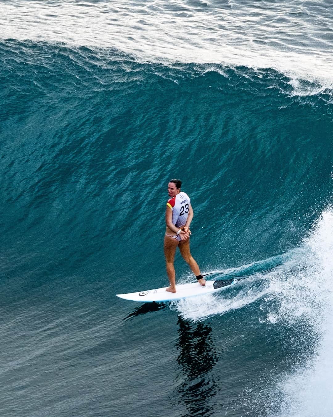 Rip Curl Australiaさんのインスタグラム写真 - (Rip Curl AustraliaInstagram)「@TylerWright, history made.⁠ ⁠ Congratulations to the 2x World Surfing Champion on taking out the #MauiPro at Pipeline and becoming the new @WSL World No. 1. ⁠ ⁠ What a way to kick off the 2021 Championship Tour. #GoTyler ⁠ ⁠ 📷 @WSL / @photokeoki」12月21日 12時12分 - ripcurl_aus