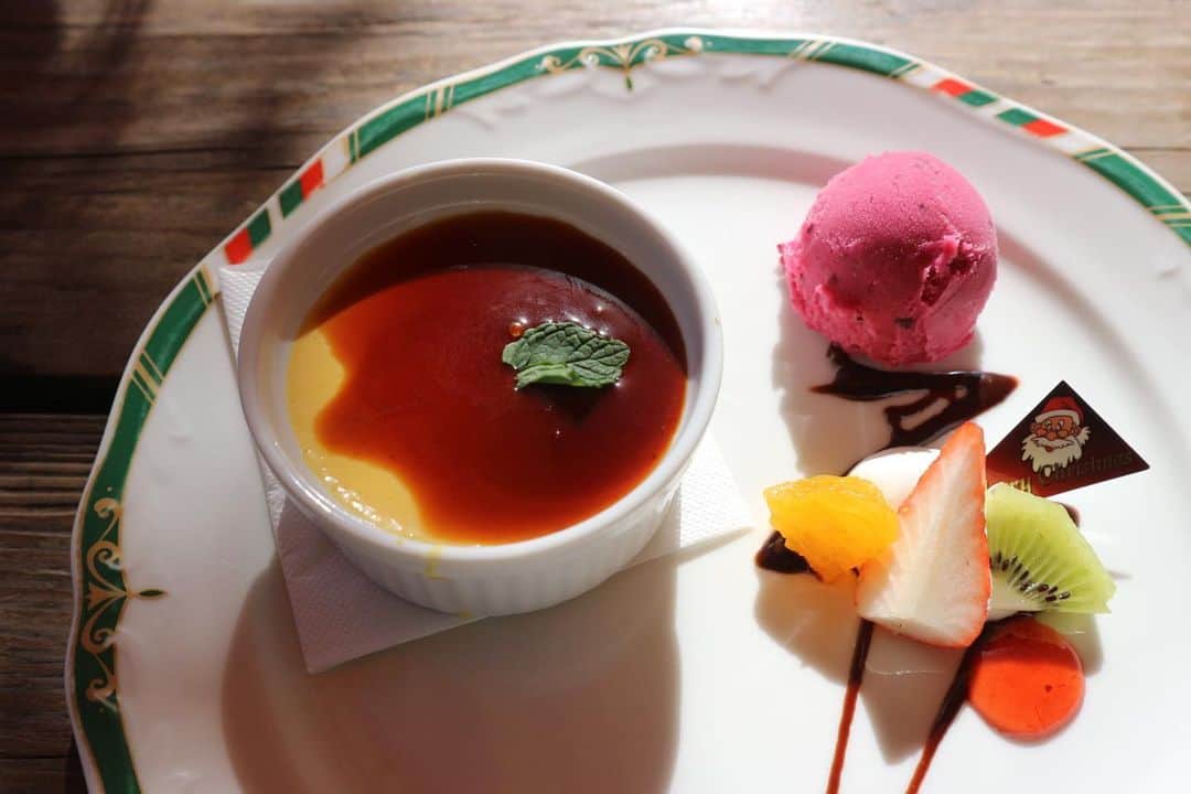 RENA さんのインスタグラム写真 - (RENA Instagram)「アクアポットは最初から最後まで美味しい🥰🌊  写真は最初と最後  おばちゃん大好き❤︎  #aquapot #カピタン #ピザ屋 #イタリアン #宮崎ランチ #加江田 #木崎 #青島 #地元 #海のある生活 #旅女 #lunch #dessert #miyazaki #beachlife」12月21日 12時32分 - rena_flare