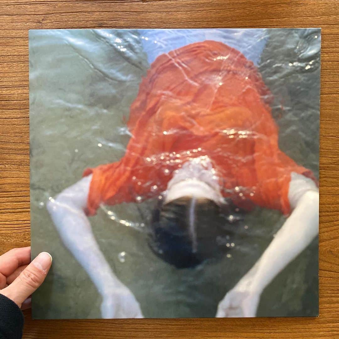 山田稔明さんのインスタグラム写真 - (山田稔明Instagram)「シカゴのSSWミア・マーガレット。病気で声を失った時期に制作した美しいアンビエント作品。空気に溶けていく音楽。 #買ったレコード2020 #買ったレコード」12月21日 12時55分 - toshiakiyamada