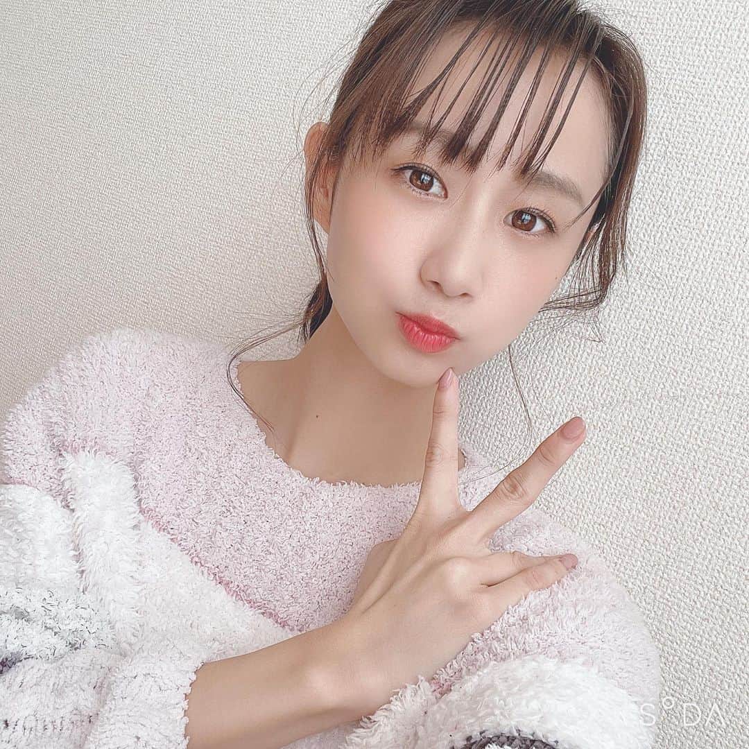 筒井萌子のインスタグラム：「＊  １日パジャマで過ごした日🌛 癖強めのあざとピース◡̈⋆✌️  じぇらーとぴけ。。。ꪔ̤̮  ・ #筒井萌子 #女優 #actress #モデル #model #岡山 #youtube #もえちゃんねる　 #shooting #instagood #instalike #converse #撮影 #followme #instalike #ゴルフ #ゴルフ女子 #ゴルフコーデ #골프 #좋아요반사 #좋아요그램 #좋아요환영 #데일리그램 #패션 #오오티디 #카페」