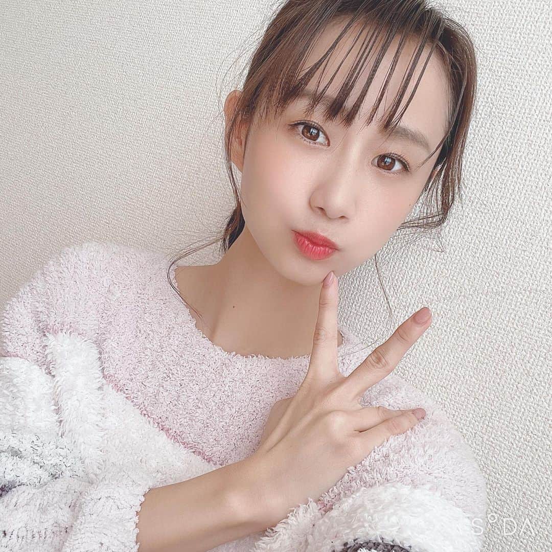 筒井萌子さんのインスタグラム写真 - (筒井萌子Instagram)「＊  １日パジャマで過ごした日🌛 癖強めのあざとピース◡̈⋆✌️  じぇらーとぴけ。。。ꪔ̤̮  ・ #筒井萌子 #女優 #actress #モデル #model #岡山 #youtube #もえちゃんねる　 #shooting #instagood #instalike #converse #撮影 #followme #instalike #ゴルフ #ゴルフ女子 #ゴルフコーデ #골프 #좋아요반사 #좋아요그램 #좋아요환영 #데일리그램 #패션 #오오티디 #카페」12月21日 13時04分 - tsutsui.moeko.o