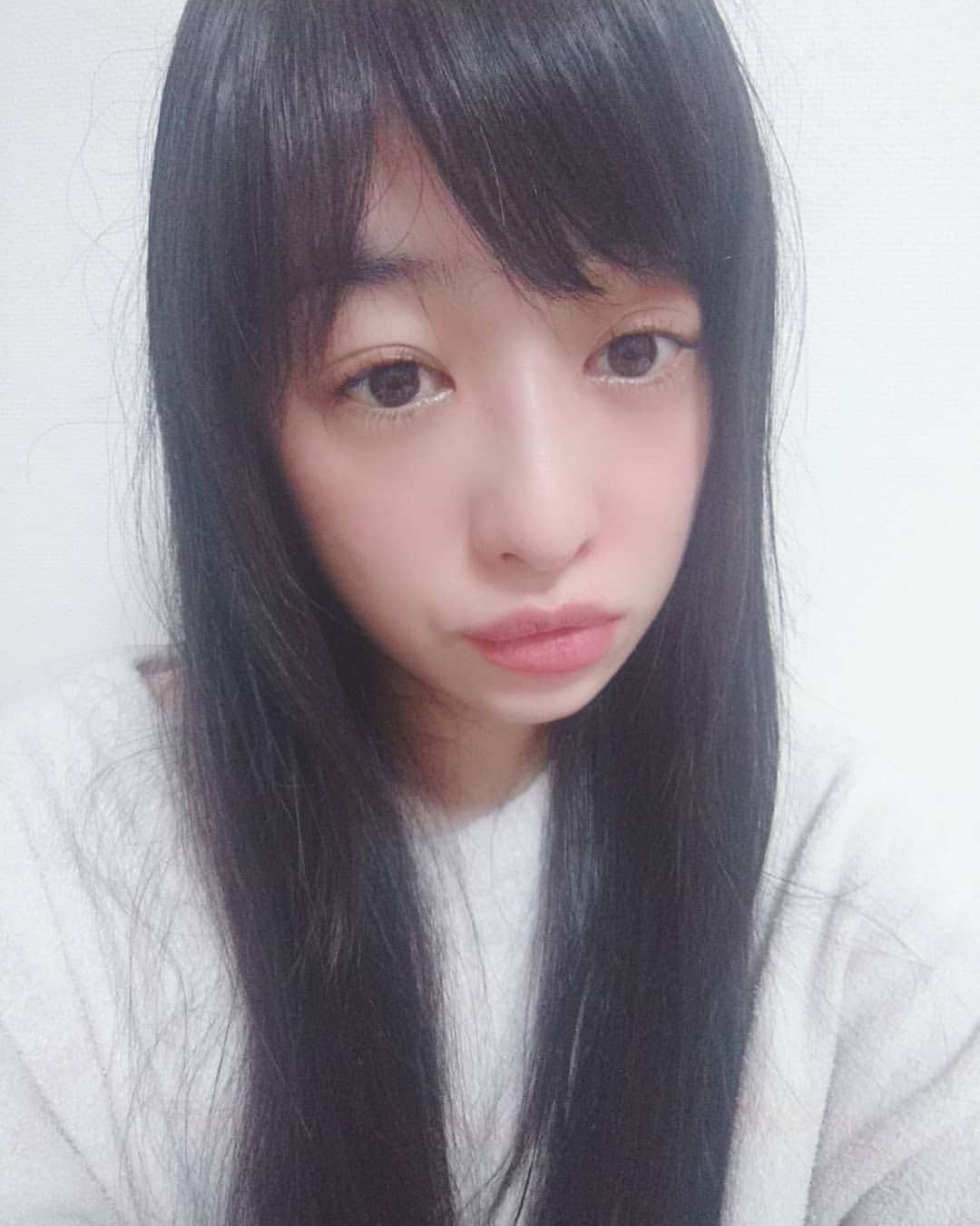 工藤亜耶のインスタグラム：「朝も早よから、撮影２日目行ってきます！髪が、ポワポワしとる、美容院いかな。。。江戸時代に行ってくるよ～(^^ゞ #おはよう」