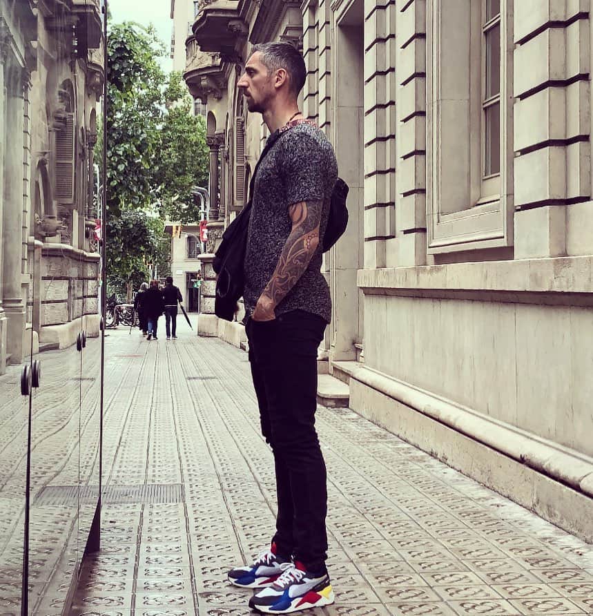 ロベルト・ヒルバートのインスタグラム：「Die Vergangenheit ist Geschichte, die Zukunft ein Geheimnis, jeder Augenblick ein Geschenk. #goodvibes #goodtimes #nevergiveup #neverstopexploring #baba #1903 #focusaufdaswaszählt」