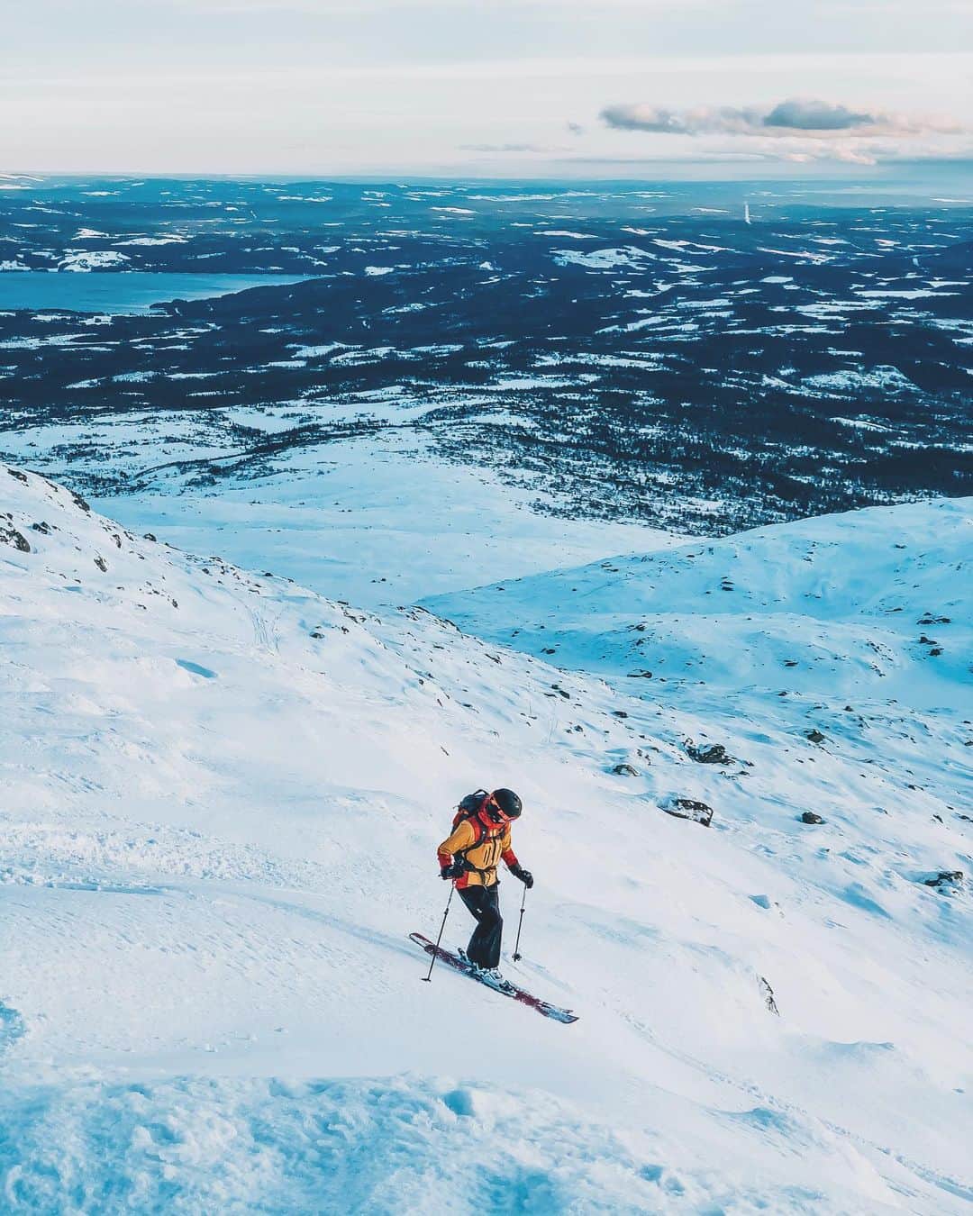マチルダ・セーデルルンドさんのインスタグラム写真 - (マチルダ・セーデルルンドInstagram)「Spaghetti legs 🍝 on ski touring today (during and after 😅). Amazing day with @maxwangdahl @alexanderryden_film @emmasvenssonphoto @guidemats @fredrik_nilss0n  Photoshop and video by @alexanderryden_film ✨」12月21日 5時37分 - matilda_soderlund