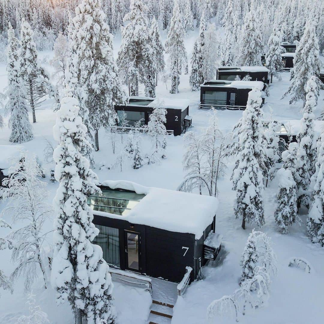 MR PORTERさんのインスタグラム写真 - (MR PORTERInstagram)「Need some virtual escapism? If so, we sought out seven of the most luxurious and exclusive ski resorts we’d love to visit when travel is back on the cards again . Head to the link in bio to read more in The Journal #MRPORTERLittleLuxuries #MRPORTERontheroad」12月21日 5時59分 - mrporter