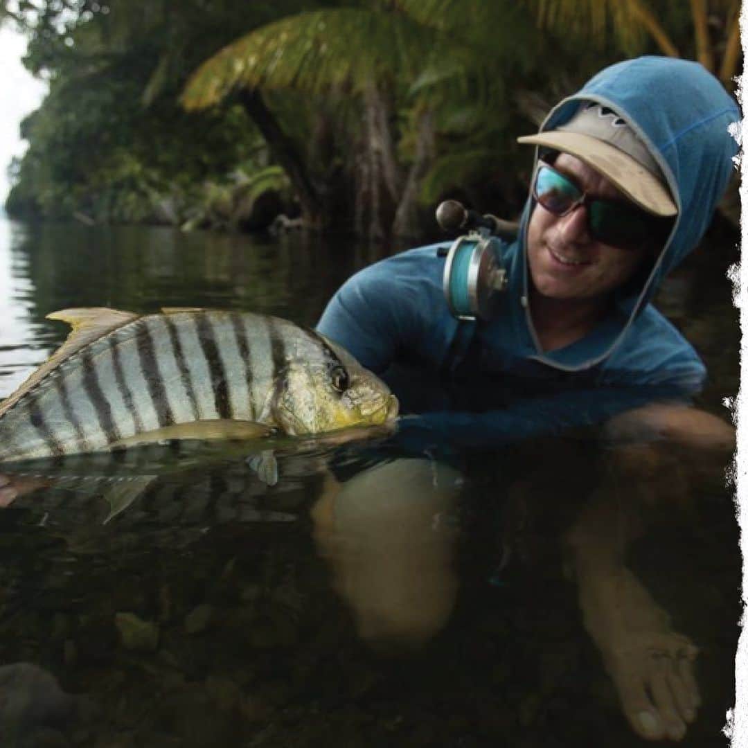 Costa Sunglassesのインスタグラム：「#CostaGiftGuides Day 20  Tom Enderlin  “December is a wonderful month in Costa Rica. The rains have stopped and everyday is sunny and beautiful, but the entire country remains green and lush. It's a perfect time to unwind from tarpon season and regroup for the new year and all the fishing adventures the dry season entails. I have two young sons, and without fail we usually spend a few days chasing rainbow trout in the cloud forest. There is no better way to escape the heat and connect with my family in nature.” - @releaseflytravel   Learn more at the link in our bio. #SeeWhatsOutThere @flylords」