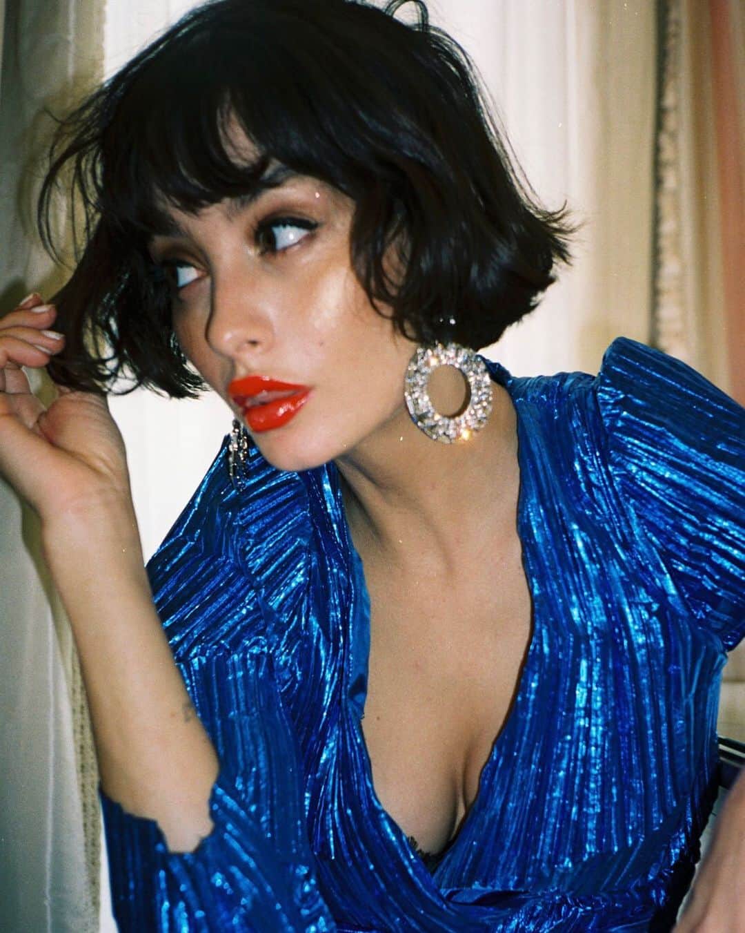 ダニジョーのインスタグラム：「Make a statement 💎 Shop the holiday collection at the link in bio 🛒🎁」