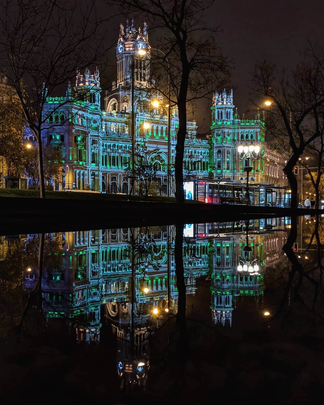 Guido Gutiérrez Ruizのインスタグラム：「City Sandcastles • Castillos de arena de ciudad」