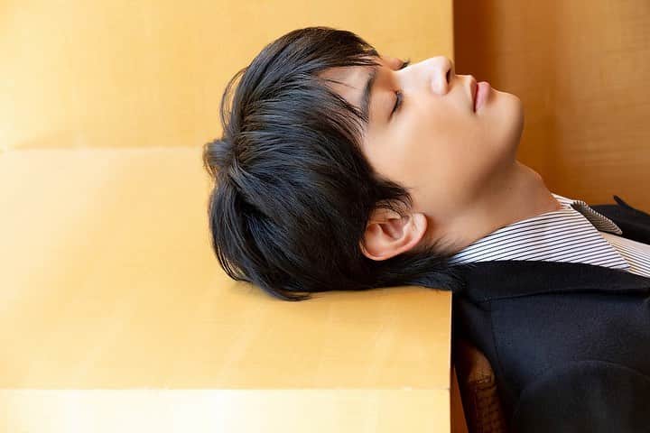 TOWAのインスタグラム：「📷by me of Ryo Yoshizawa san for Cinematoday & @awake_eiga2020  📽『#AWAKE』 #吉沢亮 さん   https://t.co/bGZ5JYKmhw」