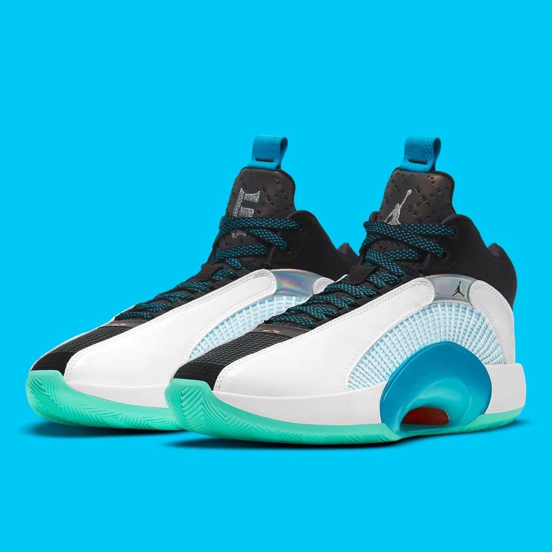 Sneaker Newsさんのインスタグラム写真 - (Sneaker NewsInstagram)「One of the first ...