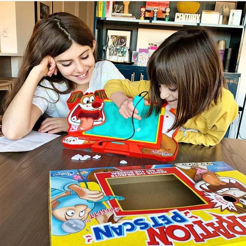 Hasbroさんのインスタグラム写真 - (HasbroInstagram)「#repost #ad @mommyshorts I used to love playing Operation as a kid and have been thinking a lot lately about finding time to play more board games as a family. #ad I need to get my kids off their screens! So, I was thrilled when @hasbro sent us their new game— Operation Pet Scan. Not only is it a new version of their classic game, it involves a dog... and we’re dog people now! To play, you have to help Sam’s dog, Rex Ray, who has eaten some things he shouldn’t (I can relate), by guiding the items through his belly and out his tail end. That’s the polite way of saying butt, but I shouldn’t have bothered because Rex Ray farts when you succeed. I gave it to my kids for the holidays and they love it. Go to the link in my bio to get yours today! @HasbroGamingOfficial#OperationPetScan」12月21日 8時11分 - hasbro