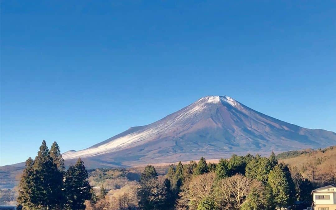 渡辺裕之さんのインスタグラム写真 - (渡辺裕之Instagram)「今朝の富士山 #霊峰富士 #今日も元気に #笑顔が人を幸せにする  #行ってらしゃい #合掌」12月21日 8時48分 - hiroyuki6267