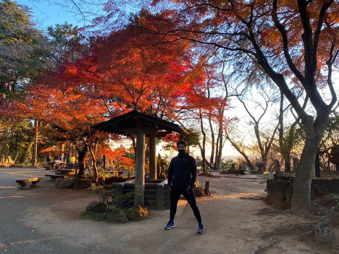 のインスタグラム：「am6:30🗻🏃‍♀️  毎週月曜きてますが年内最後の山トレ。」