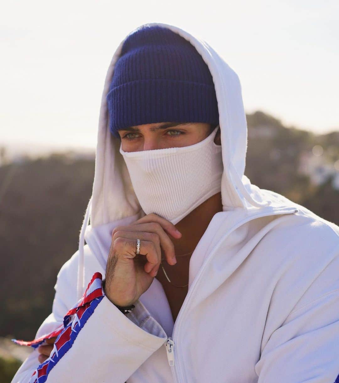 Steven Kellyのインスタグラム：「stealth mode x  mask and beanie both @_smrtft」