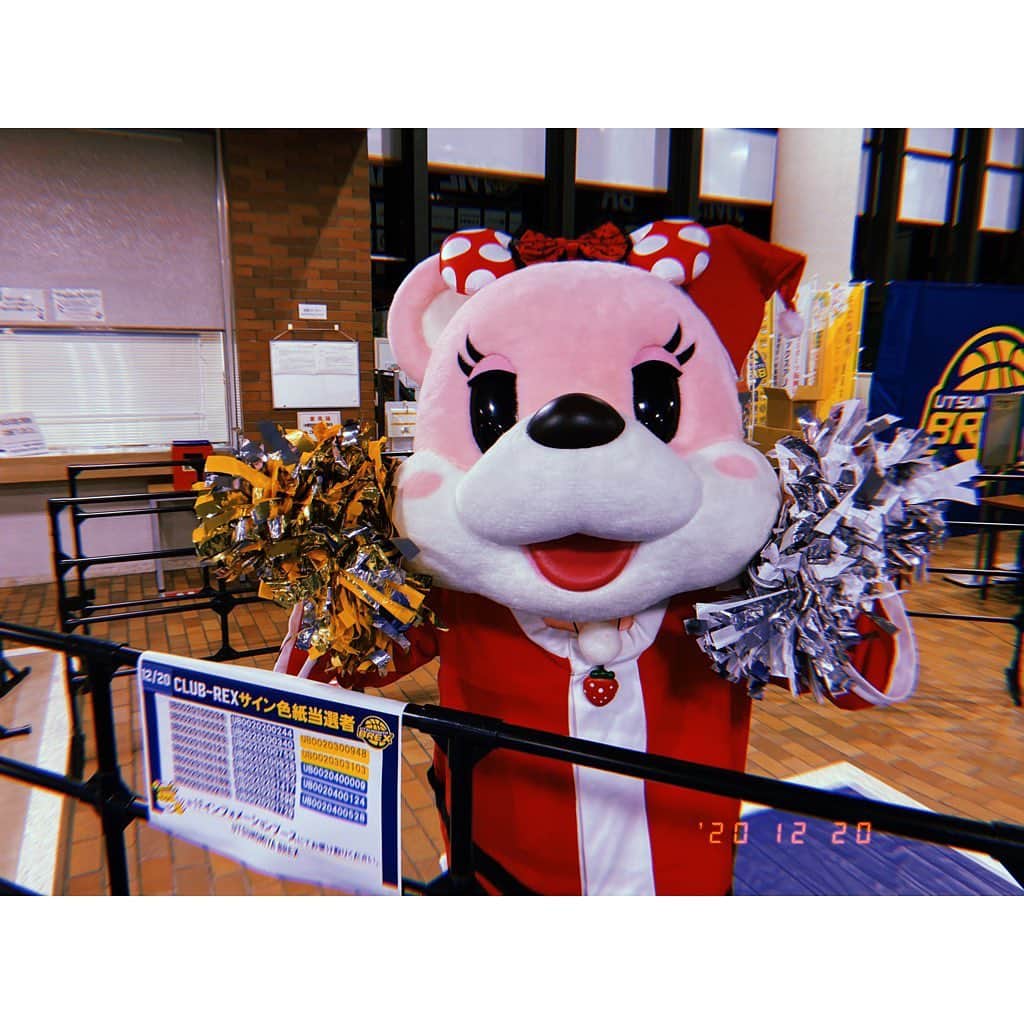 林唯衣さんのインスタグラム写真 - (林唯衣Instagram)「2020年のホーム最終戦へ！！！チャンピオンチームのアルバルク東京相手に連勝やったあ、最高のクリスマスプレゼントだーーーー！！！嬉しい！！！また来年〜〜〜〜🏀✈️ #BREX #ハヤシ旅」12月21日 9時01分 - yui__hayashi