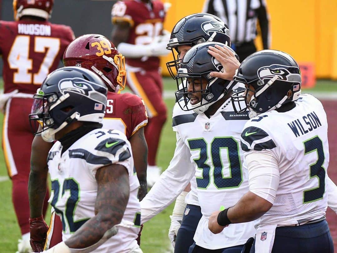 ラッセル・ウィルソンのインスタグラム：「Playoffs Baby!!! #GoHawks」