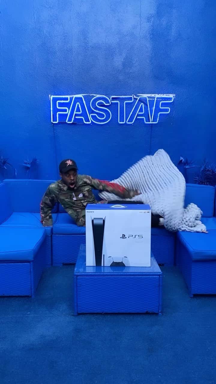 Lil Buckのインスタグラム：「Couldn’t think of what I wanted for Christmas but @fastaf had me covered, literally 😄 whatever you buy will be at your door in 2 hours!! frfr, And yes they do have the PlayStation 5 & it will be available for RETAIL on the app tomorrow 🤯🤯 but you have to- . Follow @fastaf on IG and order something from the app this weekend to get an email on 12/21 with the access code to purchase the PS5 for RETAIL! Crazy thing is, They have plenty to go 🤯🤯🤯」