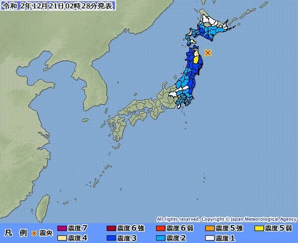 桂さんのインスタグラム写真 - (桂Instagram)「震源・震度に関する情報 令和２年１２月２１日０２時２８分　気象庁発表  ２１日０２時２３分ころ、地震がありました。 震源地は、青森県東方沖（北緯４０．７度、東経１４２．７度）で、震源の深さは約１０ｋｍ、地震の規模（マグニチュード）は６．３と推定されます。 この地震により、日本の沿岸では若干の海面変動があるかもしれませんが、被害の心配はありません。  この地震により観測された最大震度は５弱です。 ［震度３以上が観測された地域］ 震度５弱　岩手県内陸北部 震度４　渡島地方東部　青森県三八上北 震度３　石狩地方北部　渡島地方西部　空知地方南部　胆振地方中東部　日高地方中部　日高地方東部　青森県津軽北部　青森県津軽南部　青森県下北　岩手県沿岸北部　岩手県沿岸南部　岩手県内陸南部　宮城県北部　宮城県南部　宮城県中部　秋田県沿岸北部　秋田県沿岸南部　秋田県内陸北部　秋田県内陸南部　山形県村山　福島県中通り　福島県浜通り　茨城県北部 ［震度４以上が観測された市町村］ 岩手県 震度５弱　盛岡市 震度４　二戸市　八幡平市　滝沢市　岩手町　矢巾町　軽米町 北海道 震度４　函館市 青森県 震度４　八戸市　十和田市　三沢市　野辺地町　七戸町　六戸町　東北町　おいらせ町　三戸町　五戸町　青森南部町　階上町  #earthquake #alert #japanmeteorologicalagency #jma #iwate #hokkaido #aomori #地震 #震度5弱 #震度4 #震度3 #気象庁 #岩手 #北海道 #青森」12月21日 10時07分 - astrology_tarot