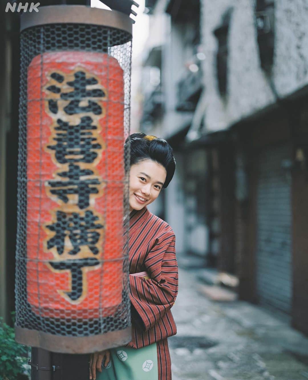 杉咲花さんのインスタグラム写真 - (杉咲花Instagram)「現代の道頓堀にて。 おちょやんスピンオフ、だす。」12月21日 10時19分 - hanasugisaki