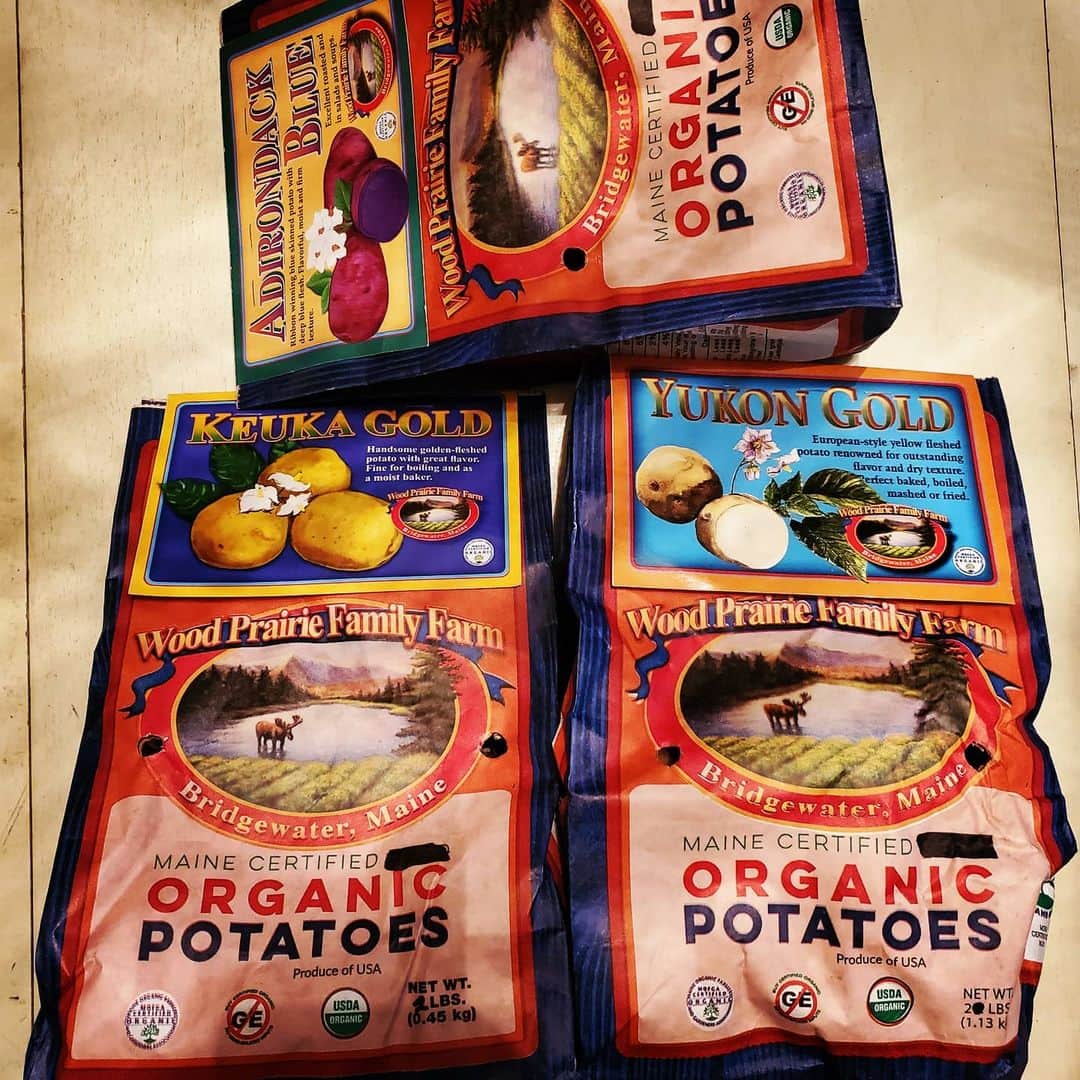 ガソリングラマーさんのインスタグラム写真 - (ガソリングラマーInstagram)「Umm @instagram is blocking me from talking about potatoes 🥔 awesome potato farm in Maine check them out」12月21日 10時20分 - gasolineglamour