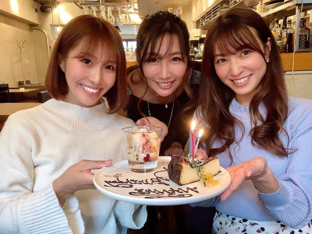 高沢奈苗さんのインスタグラム写真 - (高沢奈苗Instagram)「. ゴルフ仲間のゆりえちゃんとあいりちゃんにお誕生日お祝いしてもらった❣️🎂✨ . 誕生日過ぎても祝われるのはいつでも嬉しい〜💛🤗 . . #リベンジ成功🙆‍♀️  . . . #ゴルフ #ゴルフ女子 #ゴルフ仲間 #お誕生日 #ありがとう #ウラエビス #🎂 #🥂」12月21日 10時43分 - nanaetakasawa