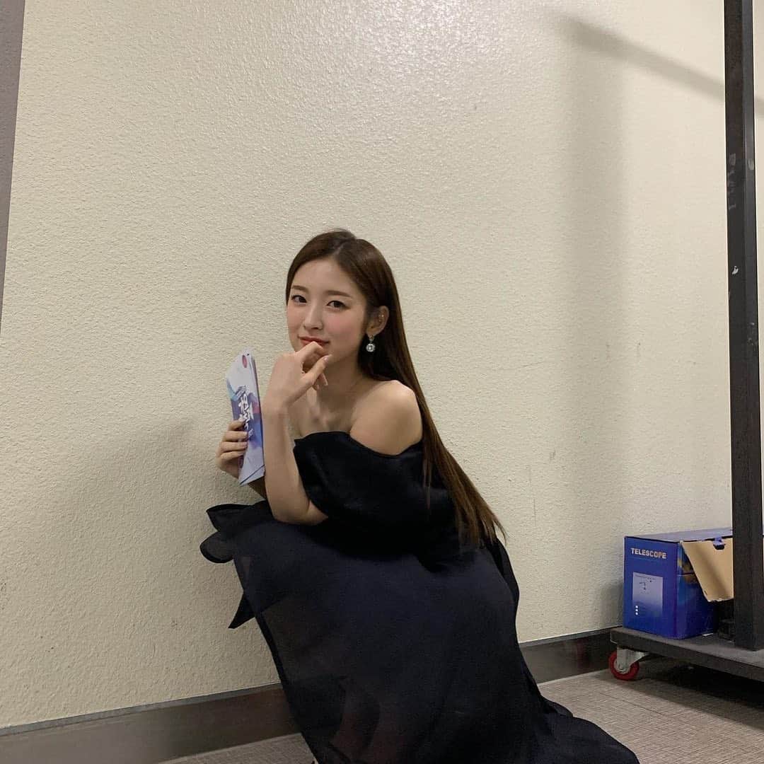 アリンさんのインスタグラム写真 - (アリンInstagram)「201218 arin stylist update ——— #arin#arinohmygirl#ohmygirlarin#ohmygirl#kpop#binnie#hyojung#yooa#seunghee#mimi#jiho#choiyewon#최예원#아린#컴백#막내#미미#유아#비니#지호#승희#효정#오마이걸#アリン#아린오마이걸#가수」12月21日 10時46分 - arinarchive