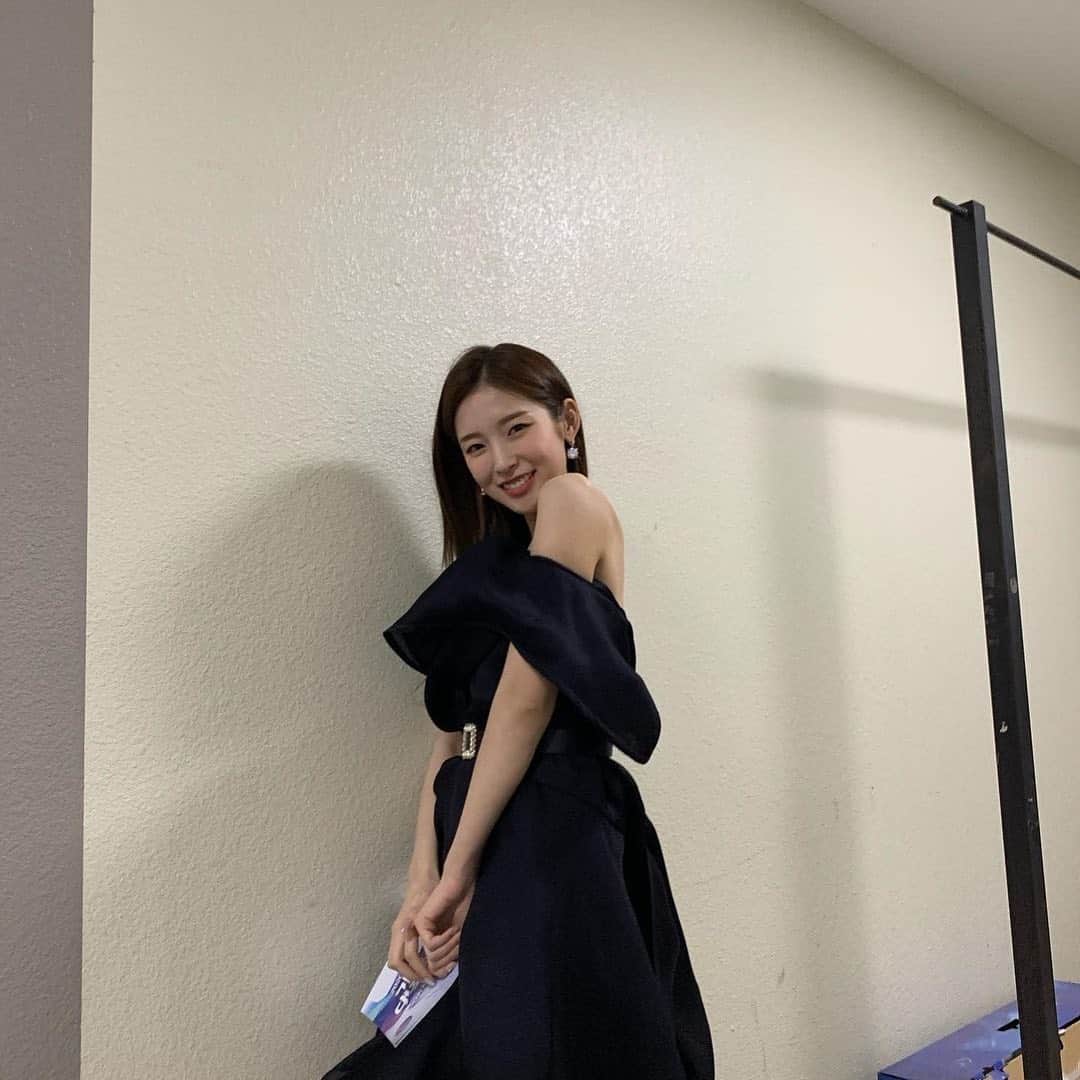 アリンさんのインスタグラム写真 - (アリンInstagram)「201218 arin stylist update ——— #arin#arinohmygirl#ohmygirlarin#ohmygirl#kpop#binnie#hyojung#yooa#seunghee#mimi#jiho#choiyewon#최예원#아린#컴백#막내#미미#유아#비니#지호#승희#효정#오마이걸#アリン#아린오마이걸#가수」12月21日 10時46分 - arinarchive