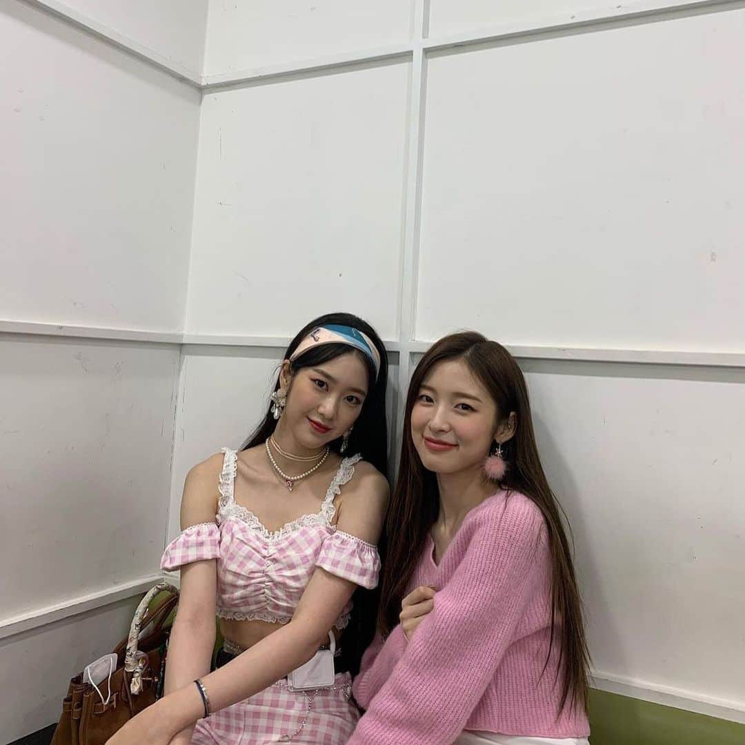 アリンさんのインスタグラム写真 - (アリンInstagram)「201218 arin stylist update ——— #arin#arinohmygirl#ohmygirlarin#ohmygirl#kpop#binnie#hyojung#yooa#seunghee#mimi#jiho#choiyewon#최예원#아린#컴백#막내#미미#유아#비니#지호#승희#효정#오마이걸#アリン#아린오마이걸#가수」12月21日 10時46分 - arinarchive