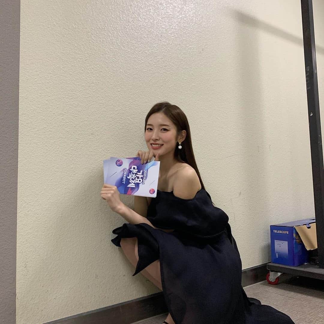 アリンさんのインスタグラム写真 - (アリンInstagram)「201218 arin stylist update ——— #arin#arinohmygirl#ohmygirlarin#ohmygirl#kpop#binnie#hyojung#yooa#seunghee#mimi#jiho#choiyewon#최예원#아린#컴백#막내#미미#유아#비니#지호#승희#효정#오마이걸#アリン#아린오마이걸#가수」12月21日 10時46分 - arinarchive