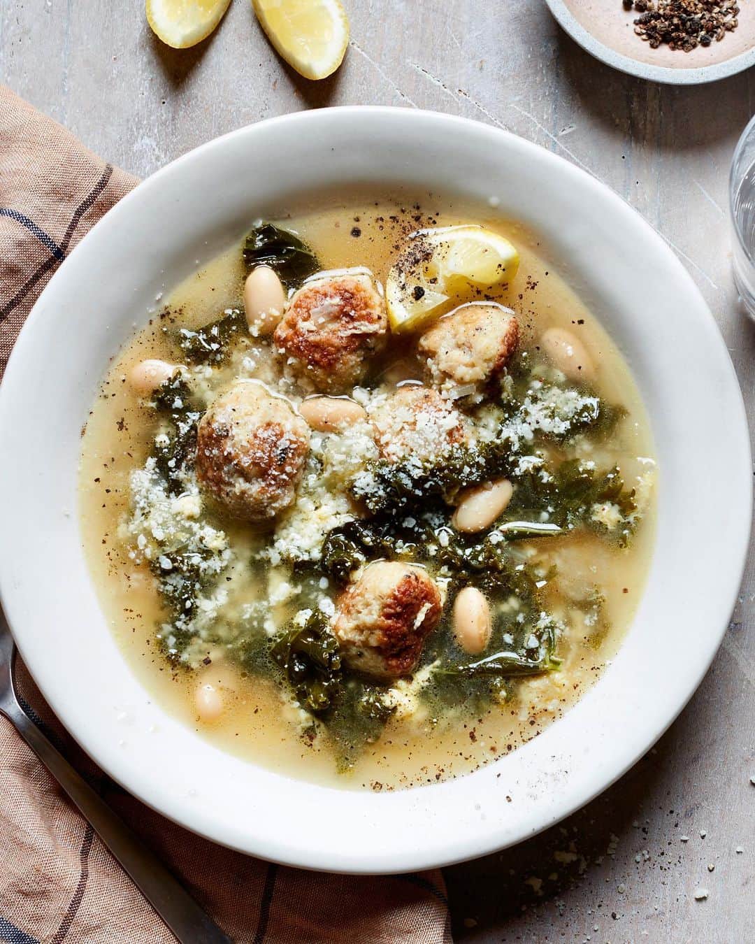 Gaby Dalkinのインスタグラム：「This weeks meal plan has a boat load of dinner ideas like this Italian Wedding Soup, a bunch of Christmas brunch and dinner ideas, a comprehensive list of side dishes for the big meal and SO MUCH MORE!! Linked in my bio! Have at it! 🖤 You’re welcome!! https://whatsgabycooking.com/meal-plan-week-51/」