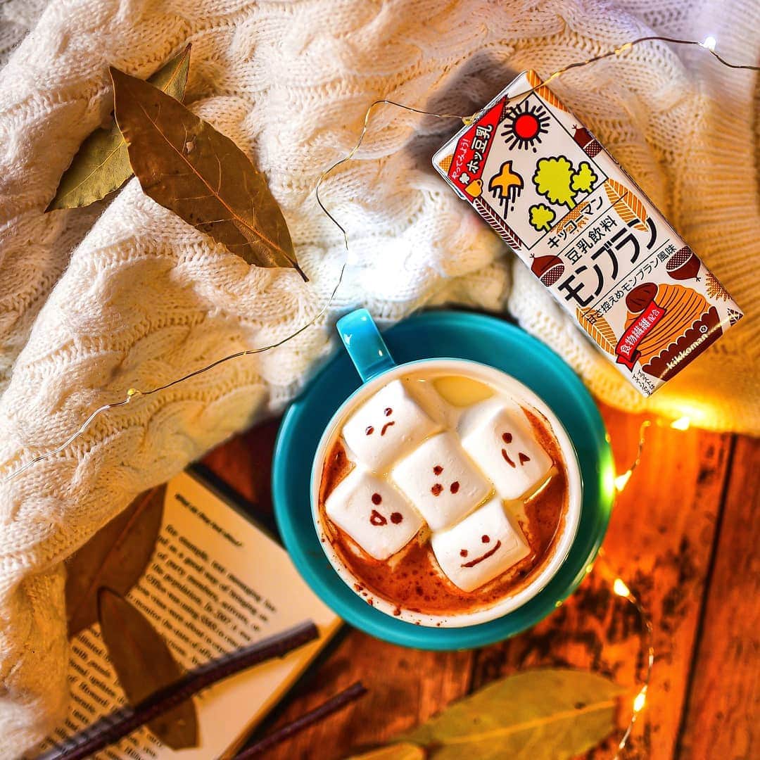 キッコーマン 朝の豆乳習慣キャンペーン公式さんのインスタグラム写真 - (キッコーマン 朝の豆乳習慣キャンペーン公式Instagram)「抜けるような冬の空。ワクワク思わず散歩に出かけたものの、寒くてすぐ帰ってきちゃった。⁣ 冷え冷えのからだを温めるのはやっぱりホッ豆乳。⁣ マシュマロものせてチョコペンで顔を書けばちょっと幸せな気分で心までぽかぽか。⁣ ⁣ マグカップで指先を温めながら、青空は窓から眺めることにします。⁣ ⁣ #キッコーマン豆乳 #ホッ豆乳 #豆乳 #秋 #キッコーマン #soymilk #豆乳好き #豆乳大好き #大豆 #おいしい #あったかい #あったまる #イソフラボン #モンブラン #カフェスタグラム #スタンダード #冬 #winter #チョコ #豆乳ラテ #豆乳カフェ #おうちカフェ #ホッ豆乳ラブストーリー #ホットソイティー #ホッ豆乳ソイティー #ソイティー #ホットソイラテ #ホッ豆乳ラテ #ソイラテ #マシュマロ」12月21日 11時04分 - kikkoman_tounyu
