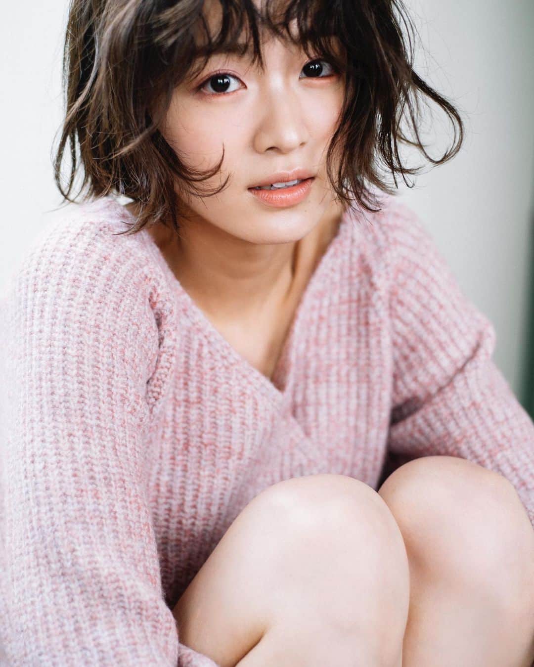 花盛友里のインスタグラム：「Shooting for @scawaii.magazine  また会えた岡崎さえちゃん♡かわええなぁ♡」